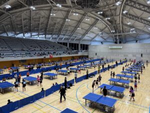 高岡オープン卓球大会の開会直後の模様