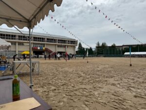 高陵小学校のドロドロのグランド・・・PTAの皆さん本当にお疲れさまでした