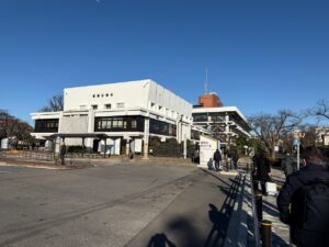 葛飾区役所の外観