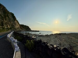 珠洲から能登への復旧道路から見た日本海