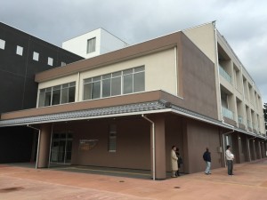 全景が入っておりませんが・・・外観です