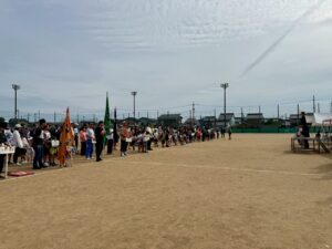 開会式であいさつをする高橋会長