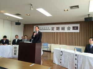 自民党高岡市連の総会で挨拶をする橘代議士